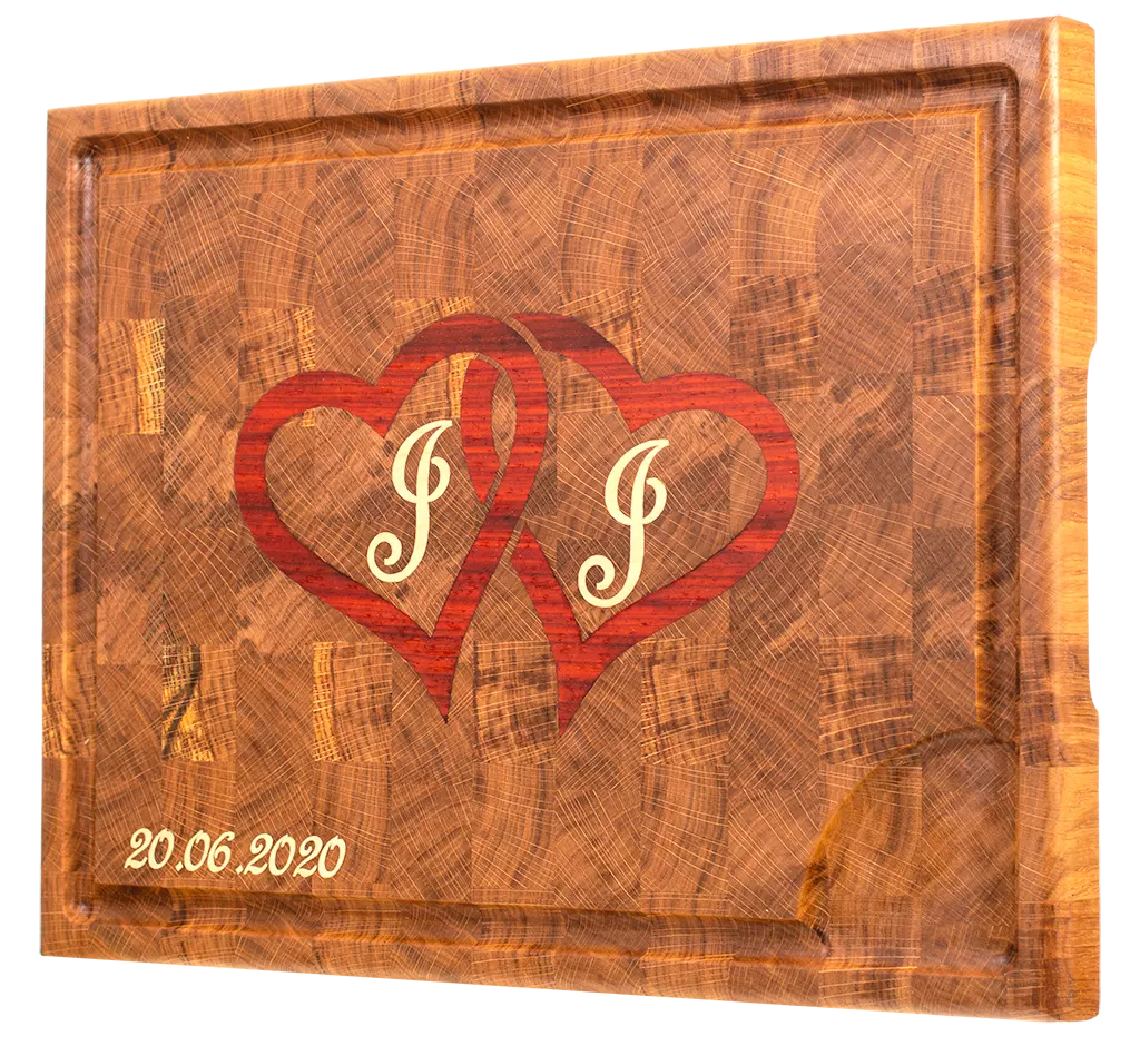 Skærebræt med kundedesignet bryllups logo