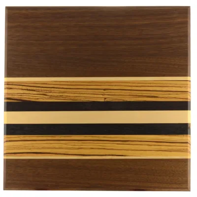 Serverings bræt nr 170 - 34x35x16 af valnød, wenge, røget eg og ahorn.